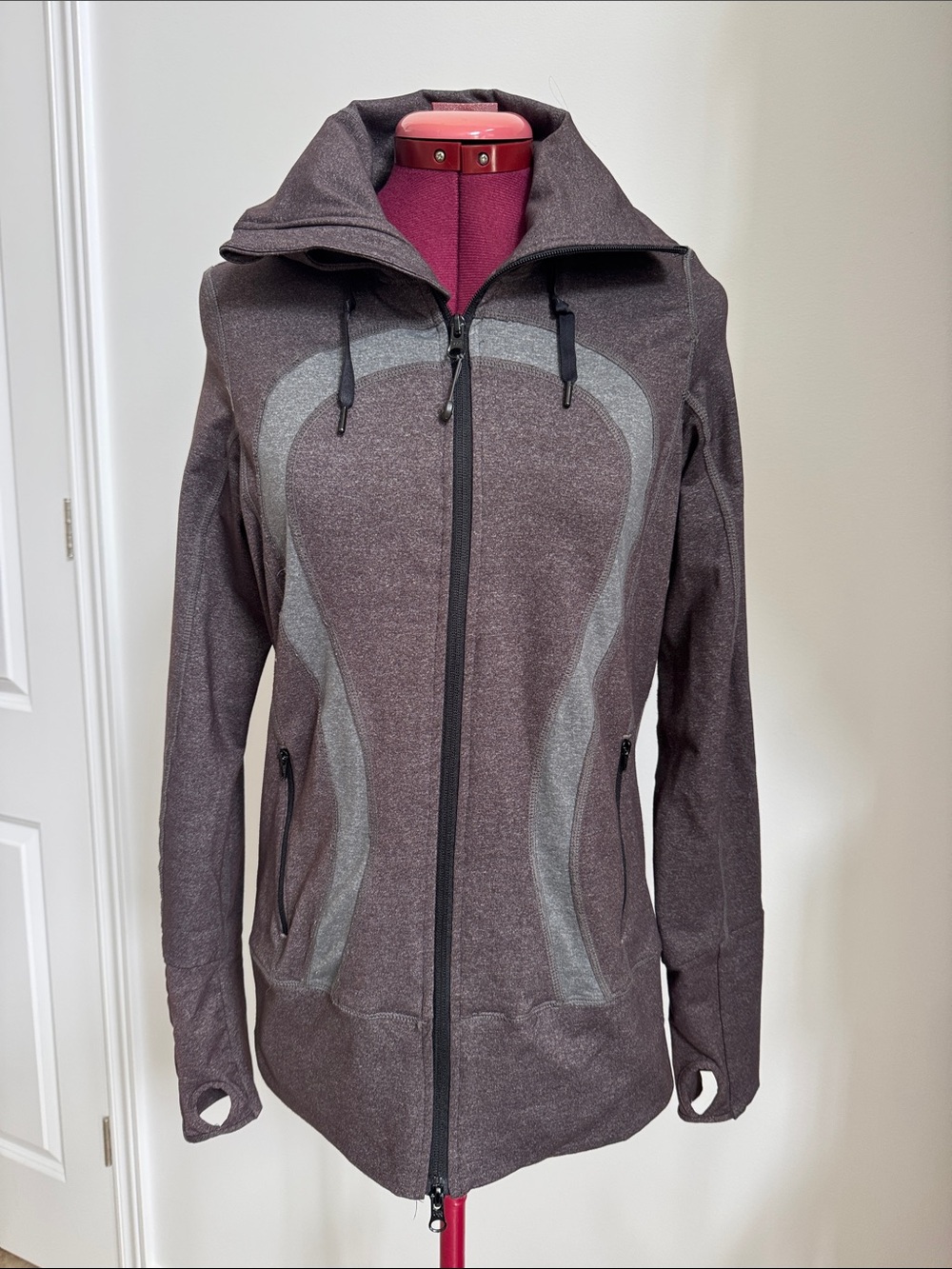 Lululemon Stride Hooded Jacket Size 10